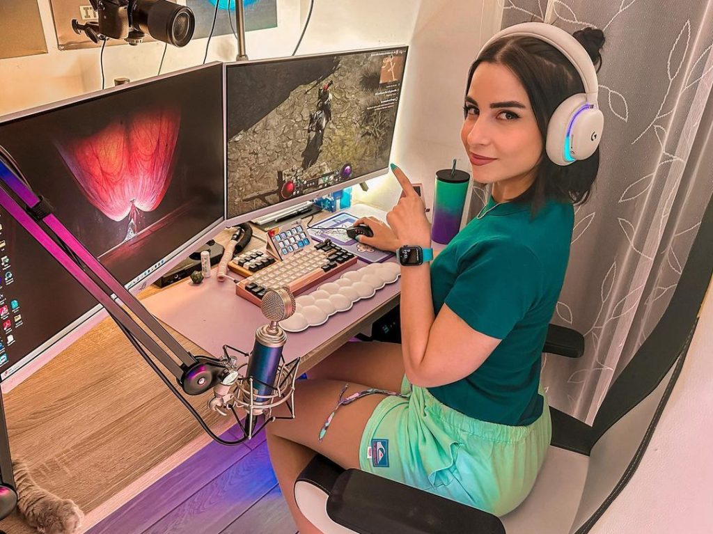 Kurolily - Arkadia Media Agency